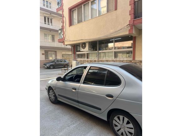 Sahibinden Renault Megane 1.4 Authentique 2003 Model 