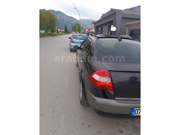 Sahibinden Renault Megane 1.6 Dynamique 2004 Model  330.000 km Siyah