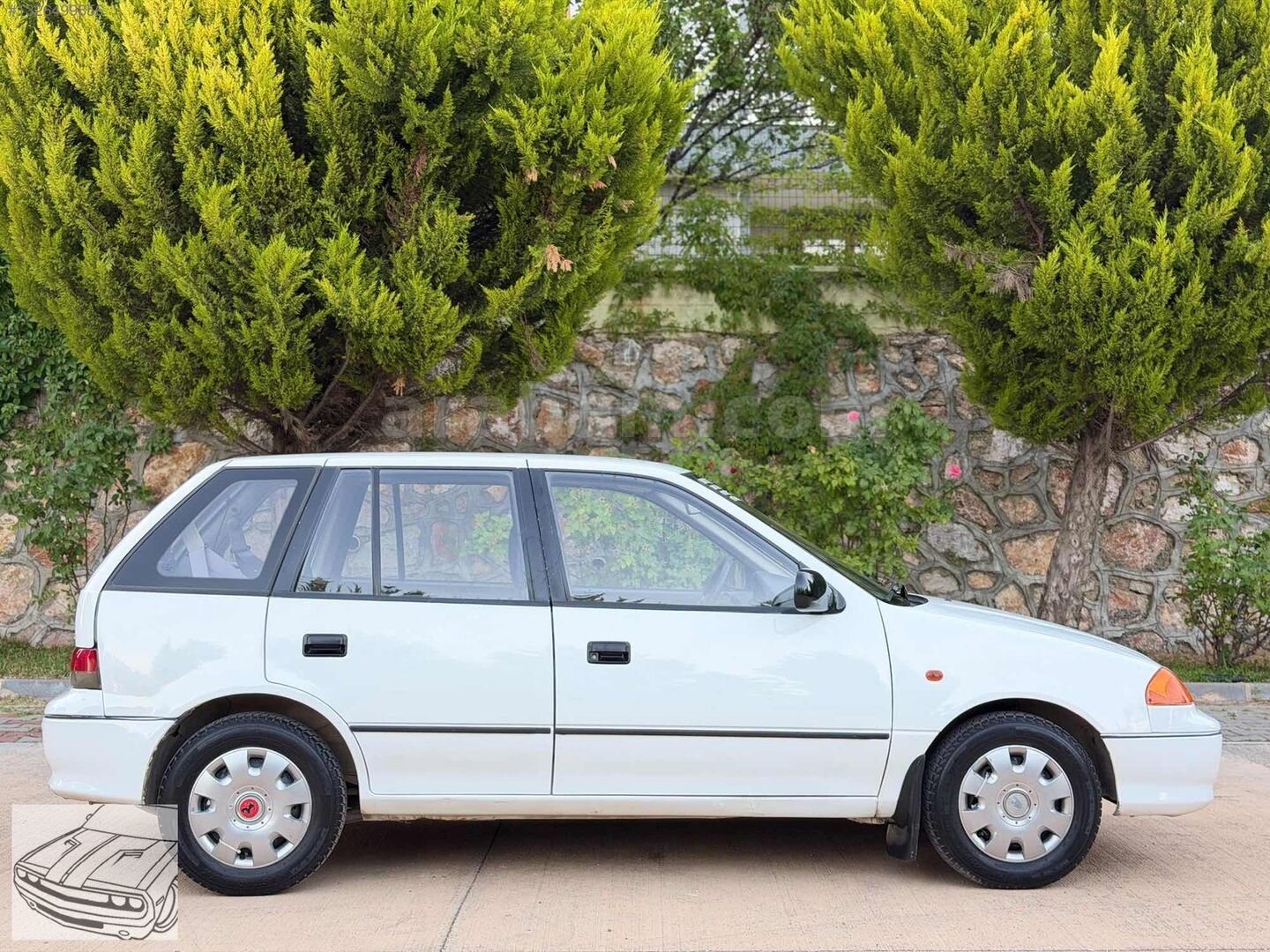 Galeriden Suzuki Swift 1.3 GLX 2001 Model Tokat 137.000 km Beyaz 6