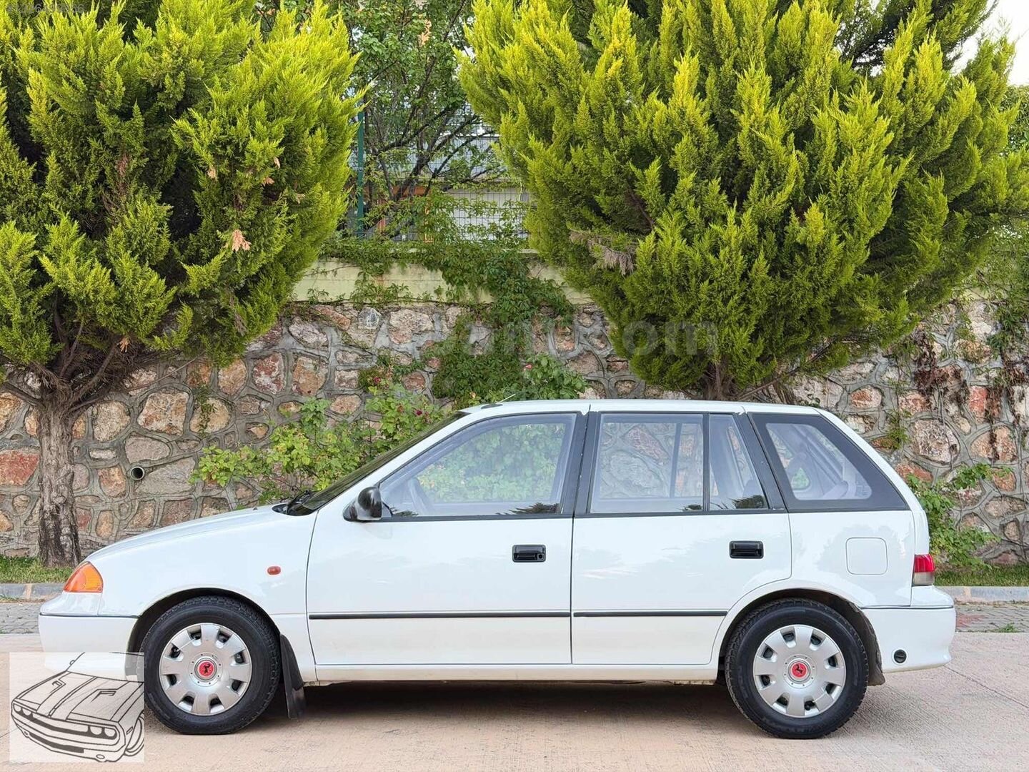 Galeriden Suzuki Swift 1.3 GLX 2001 Model Tokat 137.000 km Beyaz 7