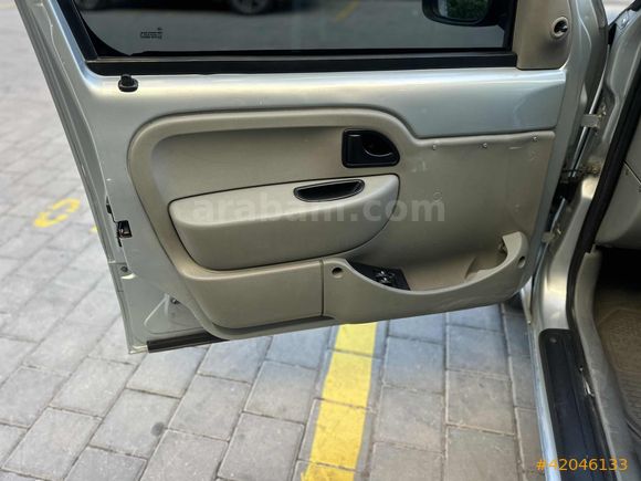 İhtiyar amcadan KANGOO 1,5 dizel klimalı ÇİFT SÜRGÜ