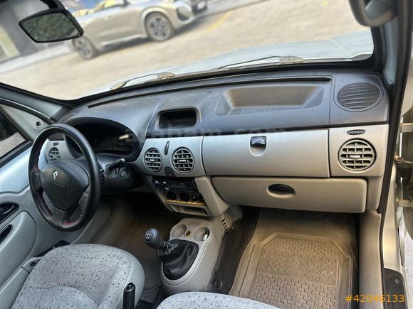 İhtiyar amcadan KANGOO 1,5 dizel klimalı ÇİFT SÜRGÜ