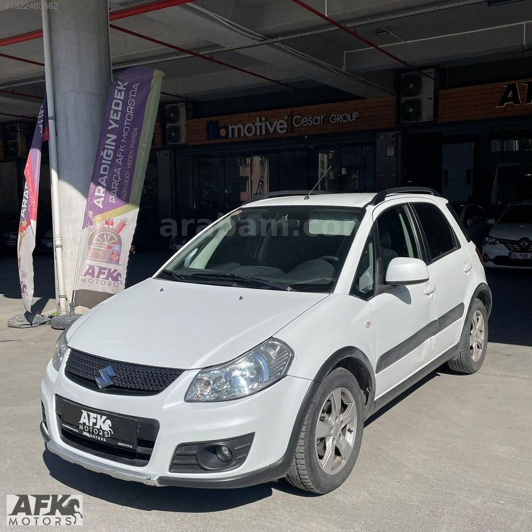 Galeriden Suzuki SX4 GLX 2013 Model İstanbul 85.000 km Beyaz 5