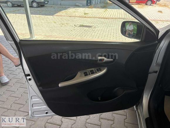 DEĞİŞENSİZ TOYOTA COROLLA 1.4 D-4D ELEGANT NAVİGASYON GERİ GÖRÜŞ