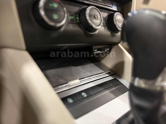 CEYLAN AUTODAN-STYLE-OCTAVİA-DİZEL-OTOMATİK-GERİ GÖRÜŞ-BEJ-
