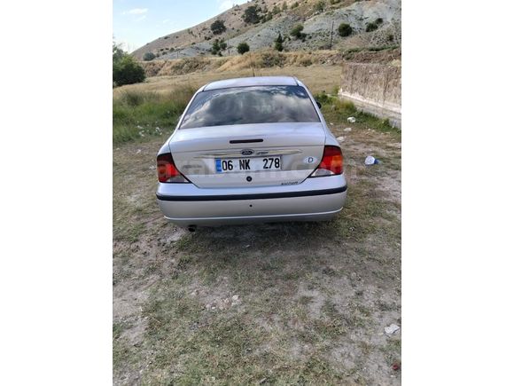 Sahibinden Ford Focus 1.6 Ghia 2001 Model