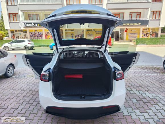 2024 TESLA MODEL Y RWD LEGACY 33500 KM.DE...