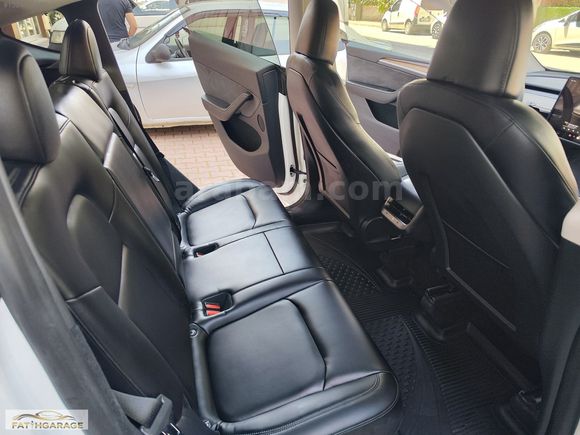 2024 TESLA MODEL Y RWD LEGACY 33500 KM.DE...