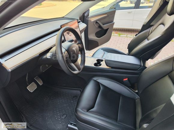 2024 TESLA MODEL Y RWD LEGACY 33500 KM.DE...