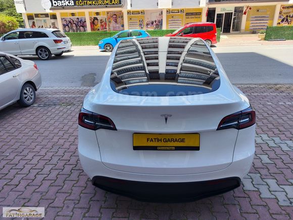 2024 TESLA MODEL Y RWD LEGACY 33500 KM.DE...