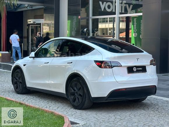 EGARAJ | 2024 TESLA MODEL Y STANDARD RANGE