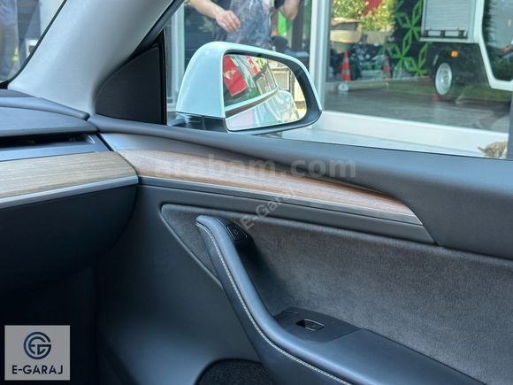 EGARAJ | 2024 TESLA MODEL Y STANDARD RANGE