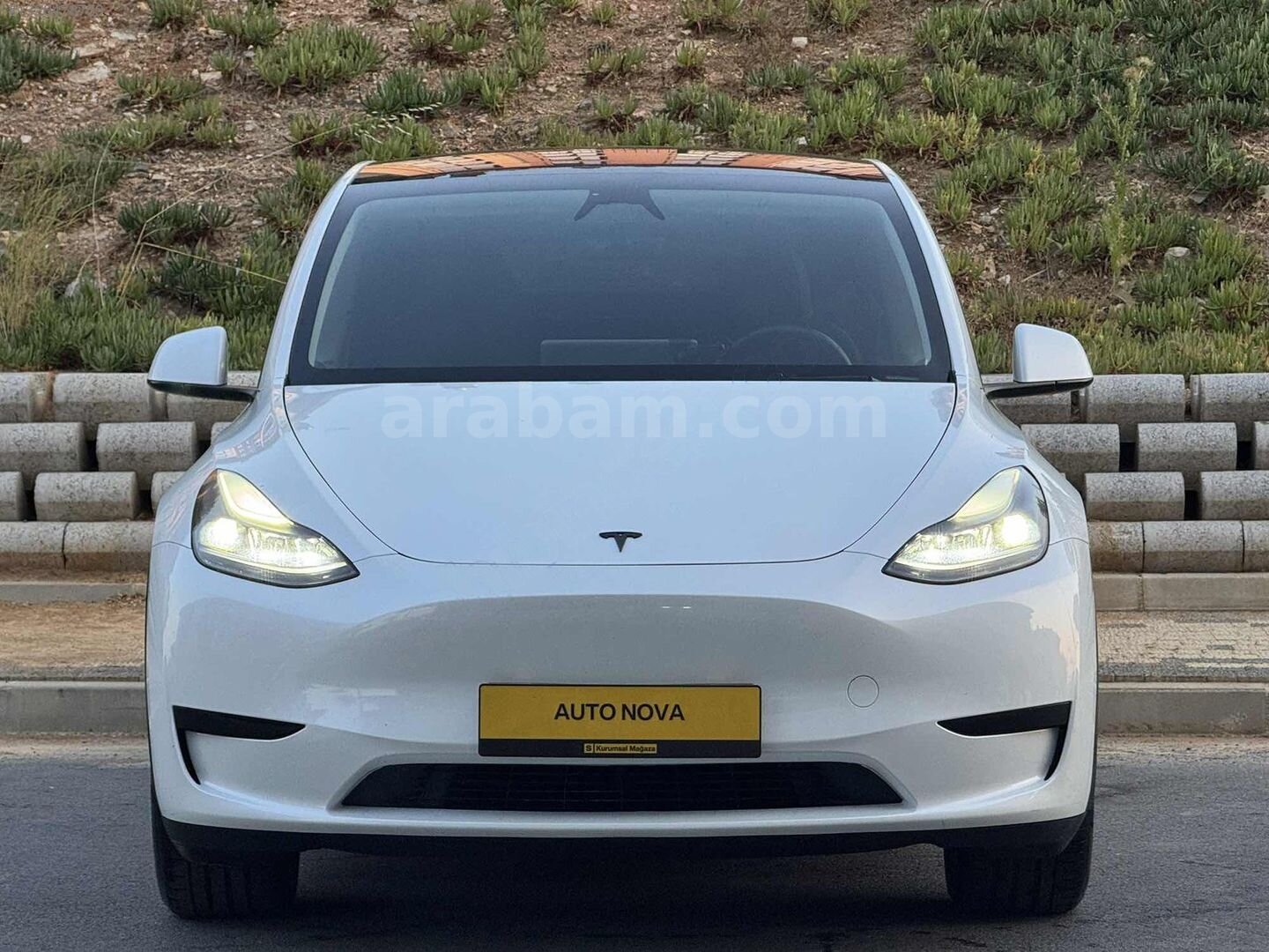 Galeriden Tesla Model Y RWD (Legacy) 2024 Model İstanbul 40.500 km Beyaz 2