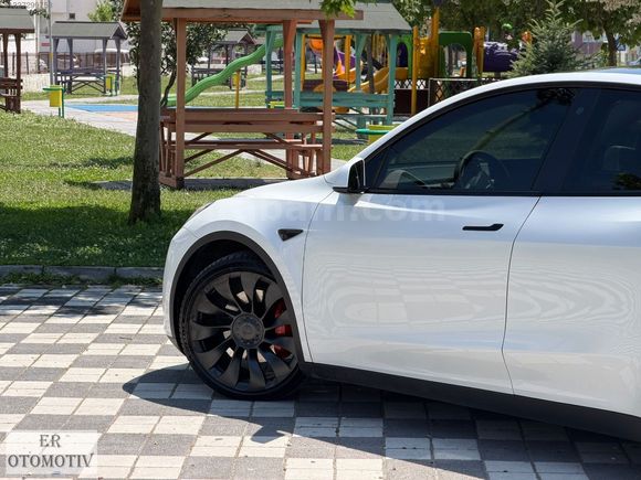 TESLA MODEL Y PERFORMANCE LEGACY FSD VE AKILLI SUMMON ALINMIS