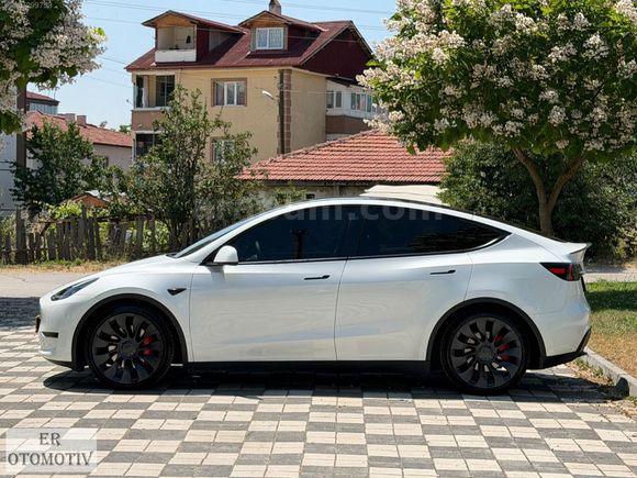 TESLA MODEL Y PERFORMANCE LEGACY FSD VE AKILLI SUMMON ALINMIS