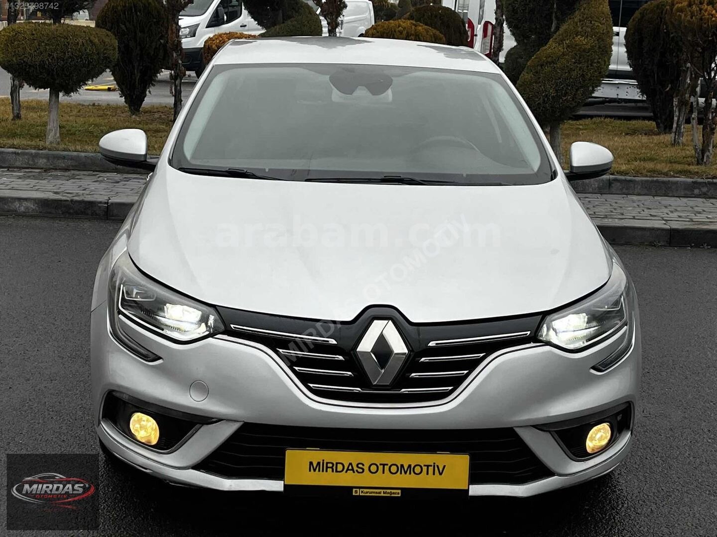 Galeriden Renault Megane 1.5 dCi Icon 2019 Model Ankara 158.000 km Beyaz 3