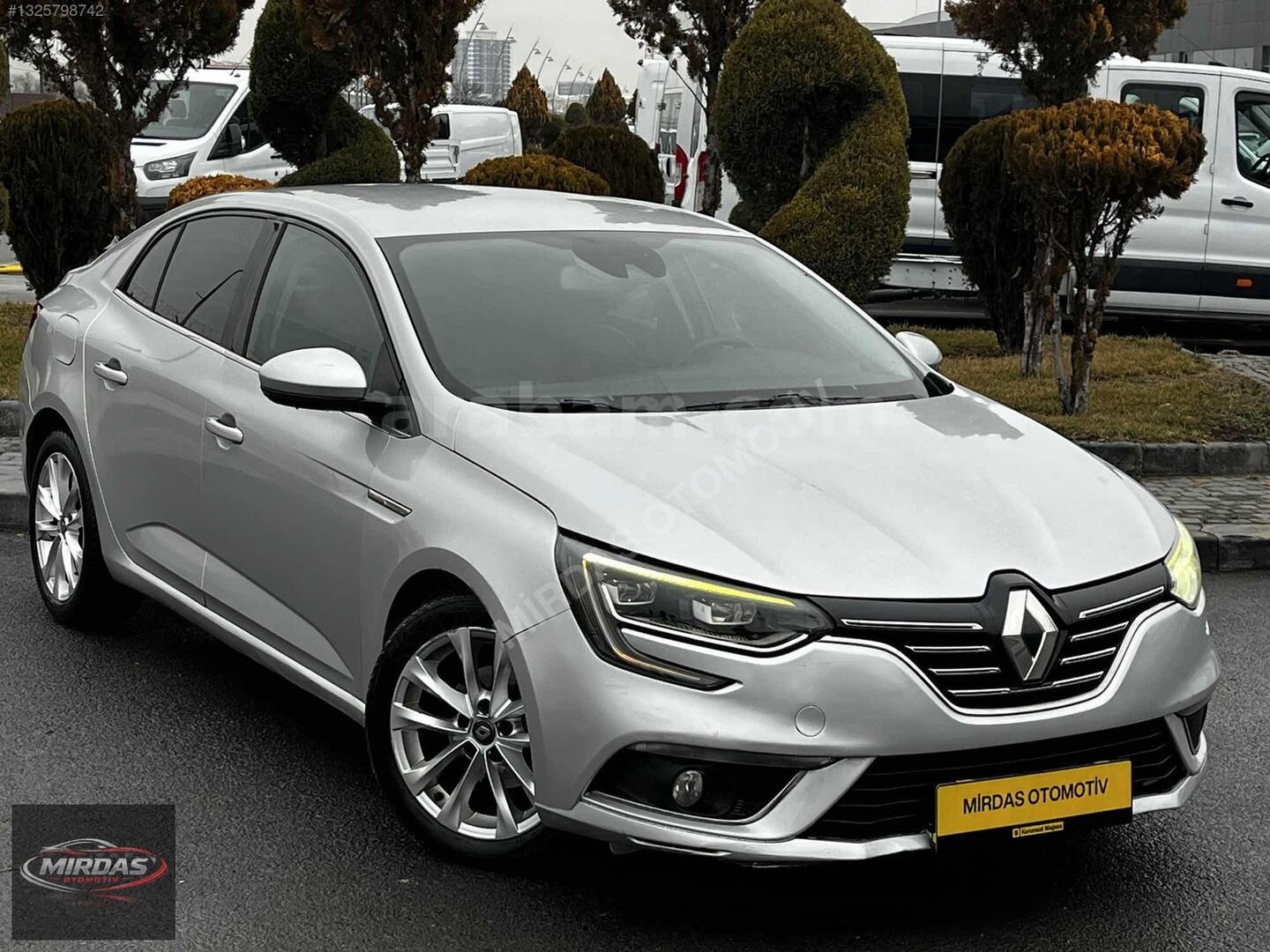 Galeriden Renault Megane 1.5 dCi Icon 2019 Model Ankara 158.000 km Beyaz 5
