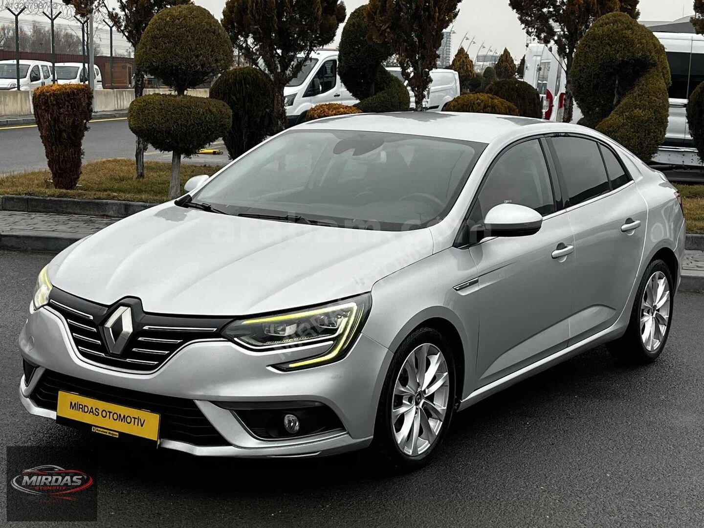 Galeriden Renault Megane 1.5 dCi Icon 2019 Model Ankara 158.000 km Beyaz 2