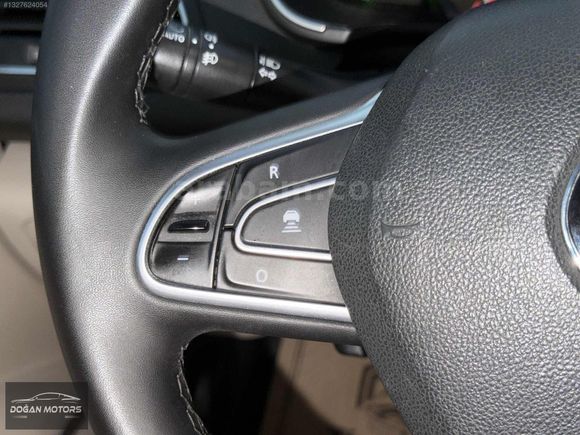 Doğan Motors'tan Head-Up, Cam Tavan, Masajlı Icon Plus