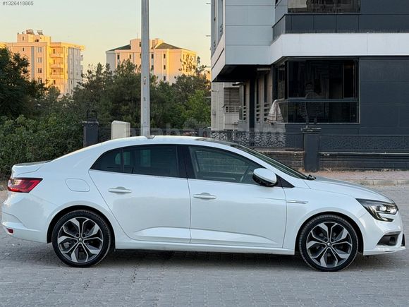 YAMAN DAN HATASİZ MEGANE 4 CAM TAVANLI