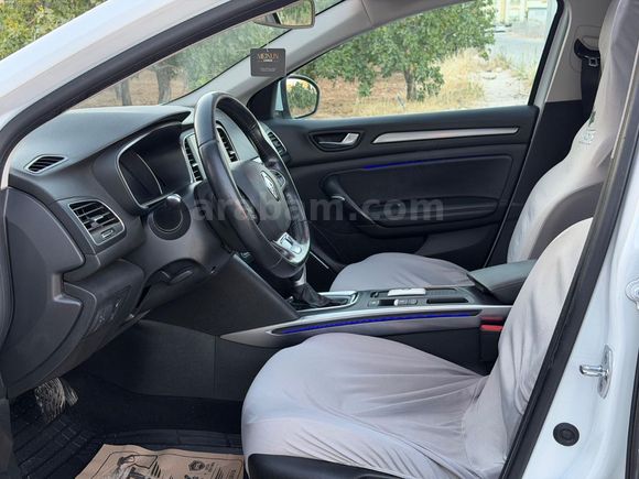 YAMAN DAN HATASİZ MEGANE 4 CAM TAVANLI