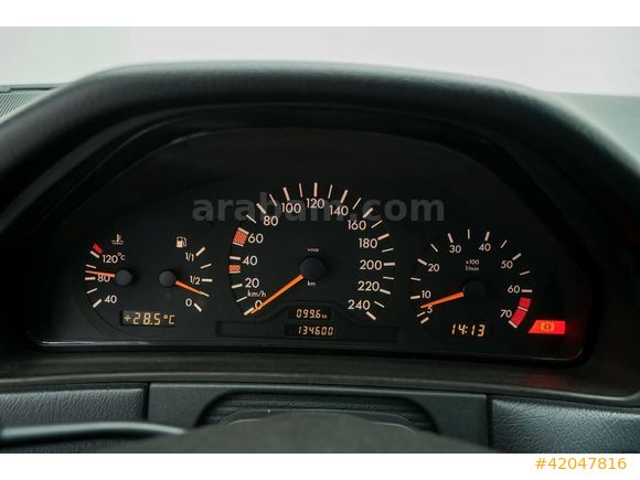CarMall Otomotiv'den EMSALSİZ temizlikte E200 Elegance