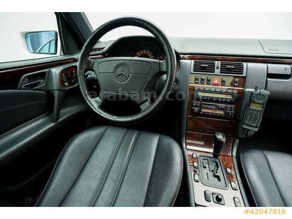 CarMall Otomotiv'den EMSALSİZ temizlikte E200 Elegance