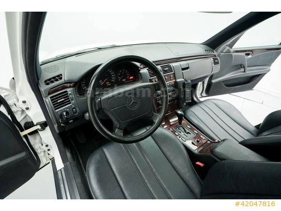 CarMall Otomotiv'den EMSALSİZ temizlikte E200 Elegance