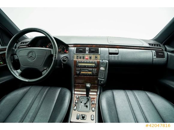 CarMall Otomotiv'den EMSALSİZ temizlikte E200 Elegance