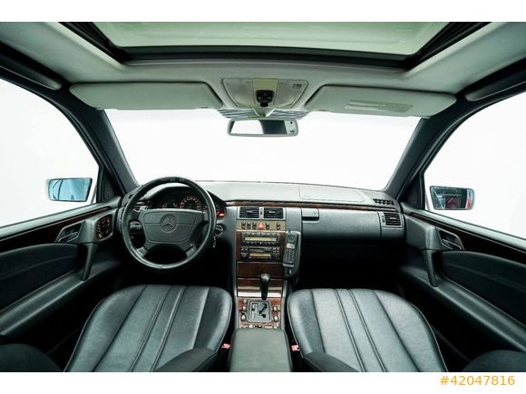 CarMall Otomotiv'den EMSALSİZ temizlikte E200 Elegance