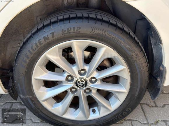 2015 MODEL TOYOTA COROLLA 1.4 4D OTOMATİK VİTES