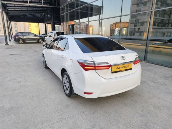 İLK SAHİBİNDEN COROLLA DİZEL OTOMATİK