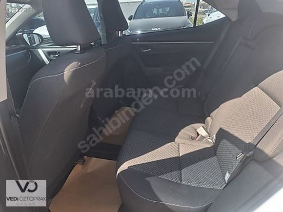 KİA ÖZTOPRAKLARDAN 2015 COROLLA 1.4 D-4D TOUCH OTOMATİK