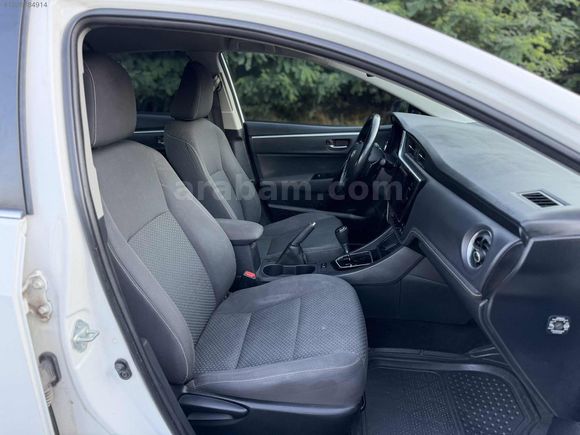 2017 MODEL 243 BİN KM COROLLA TOUCH OTOMATİK MAKYAJLI KASA