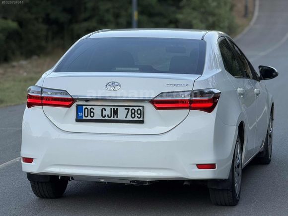 2017 MODEL 243 BİN KM COROLLA TOUCH OTOMATİK MAKYAJLI KASA