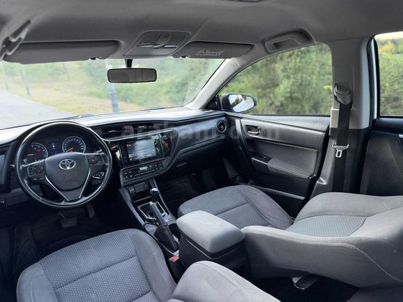 2017 MODEL 243 BİN KM COROLLA TOUCH OTOMATİK MAKYAJLI KASA