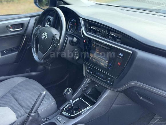 2017 MODEL 243 BİN KM COROLLA TOUCH OTOMATİK MAKYAJLI KASA