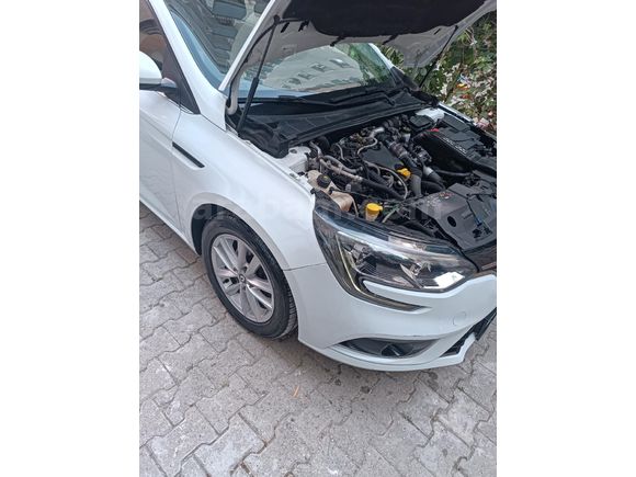 Sahibinden Renault Megane 1.5 Blue DCI Touch 2020 Model