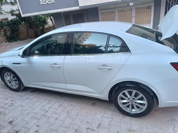 Sahibinden Renault Megane 1.5 Blue DCI Touch 2020 Model