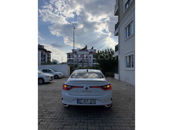 Değişensiz 60.000 Km’de çelik Jant Tesla ekran 