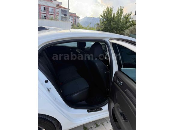Değişensiz 60.000 Km’de çelik Jant Tesla ekran 