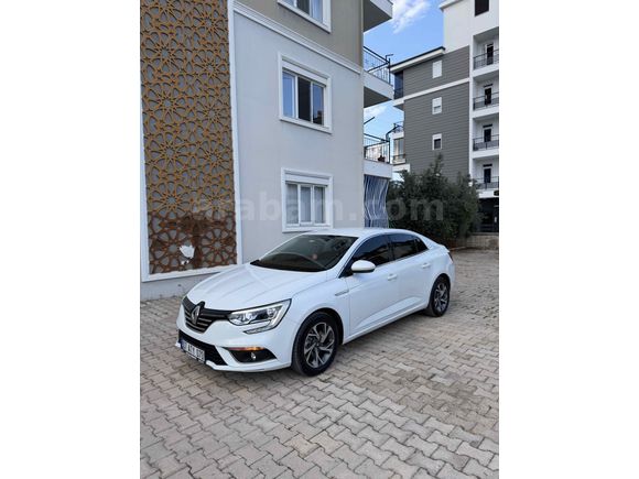 Değişensiz 60.000 Km’de çelik Jant Tesla ekran 