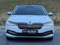 İKRA MOTORS | 2023 MODEL SKODA SUPERB CAM TAVANLI