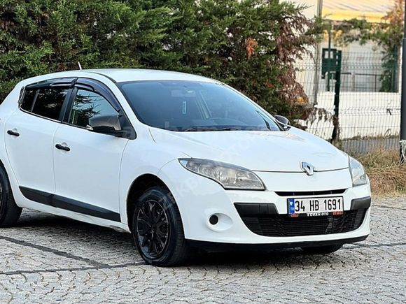 2011 RENAULT MEGANE 3 1.5 DCİ MANUEL