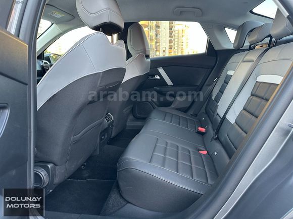 DOLUNAY MOTORS BOYASIZ CİTREÖN C4X 1.2 PURETECH MAX EAT8 9.000KM