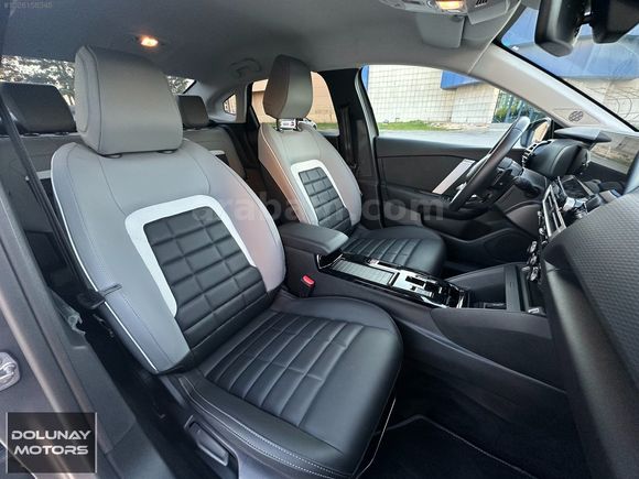 DOLUNAY MOTORS BOYASIZ CİTREÖN C4X 1.2 PURETECH MAX EAT8 9.000KM