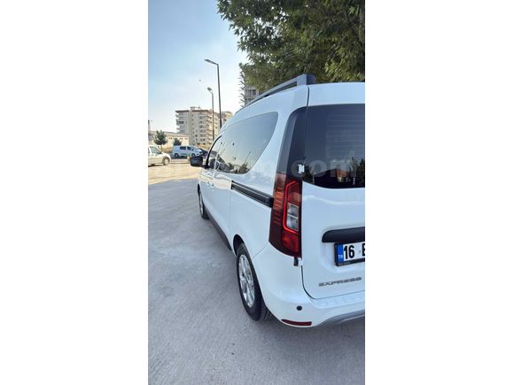 Sahibinden Renault Express Combi 1.5 BlueDCI Touch 2023 Model 