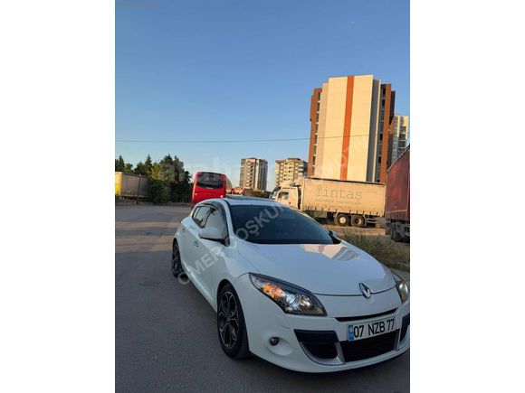 MEGAN3 1.5 DCİ 110 HP SANRUFF TOM EKRAN