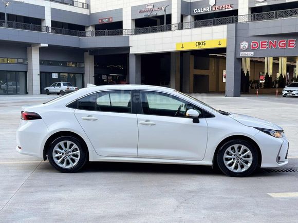 COROLLA 1.5 DREAM 2022 MODEL 183.000 KM ÇİZİKSİZ EMSALSİZ