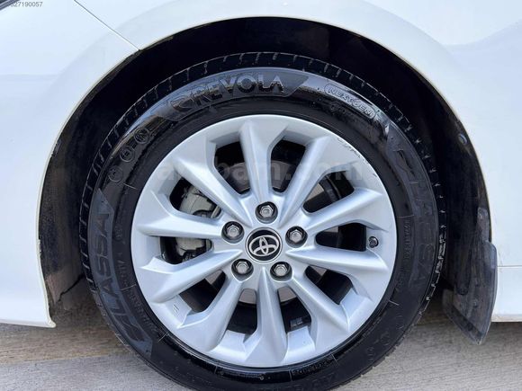 COROLLA 1.5 DREAM 2022 MODEL 183.000 KM ÇİZİKSİZ EMSALSİZ